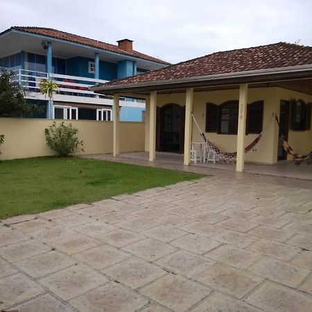 Casa Guaratuba Espacosa E Confortavel Exterior foto