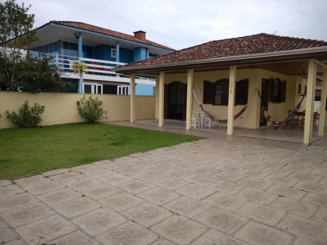 Casa Guaratuba Espacosa E Confortavel Exterior foto